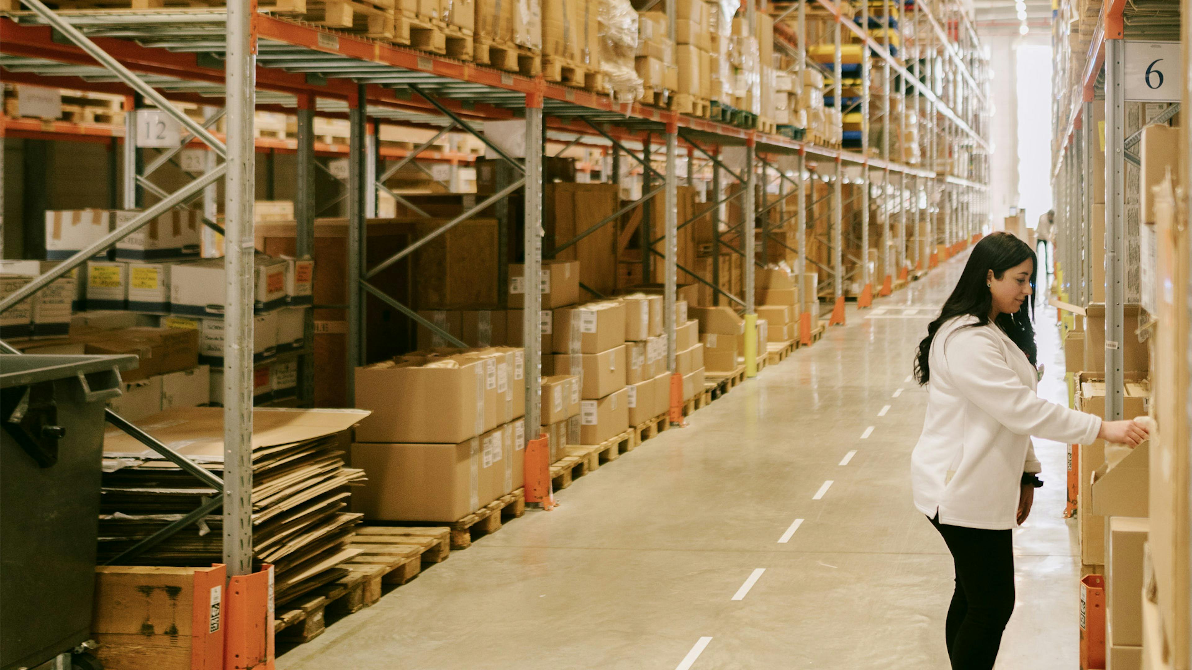 Cover -  Supply chain & logistics
