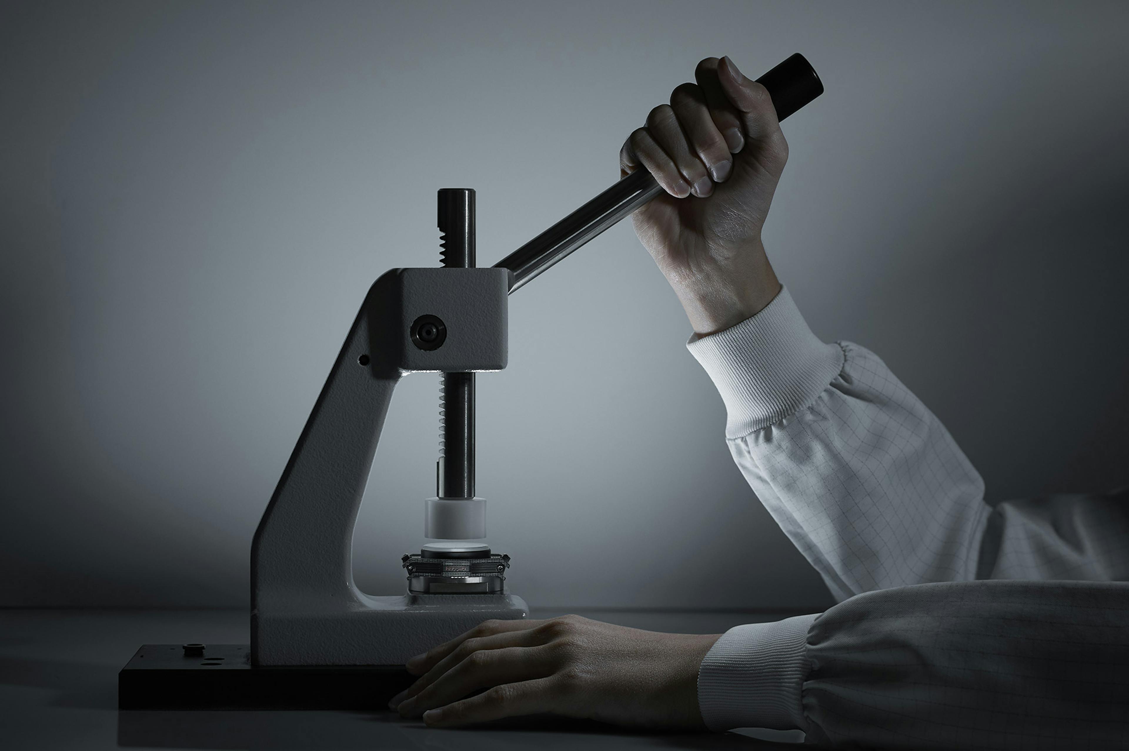 Case assembly // assemblace de la boîte © Hublot