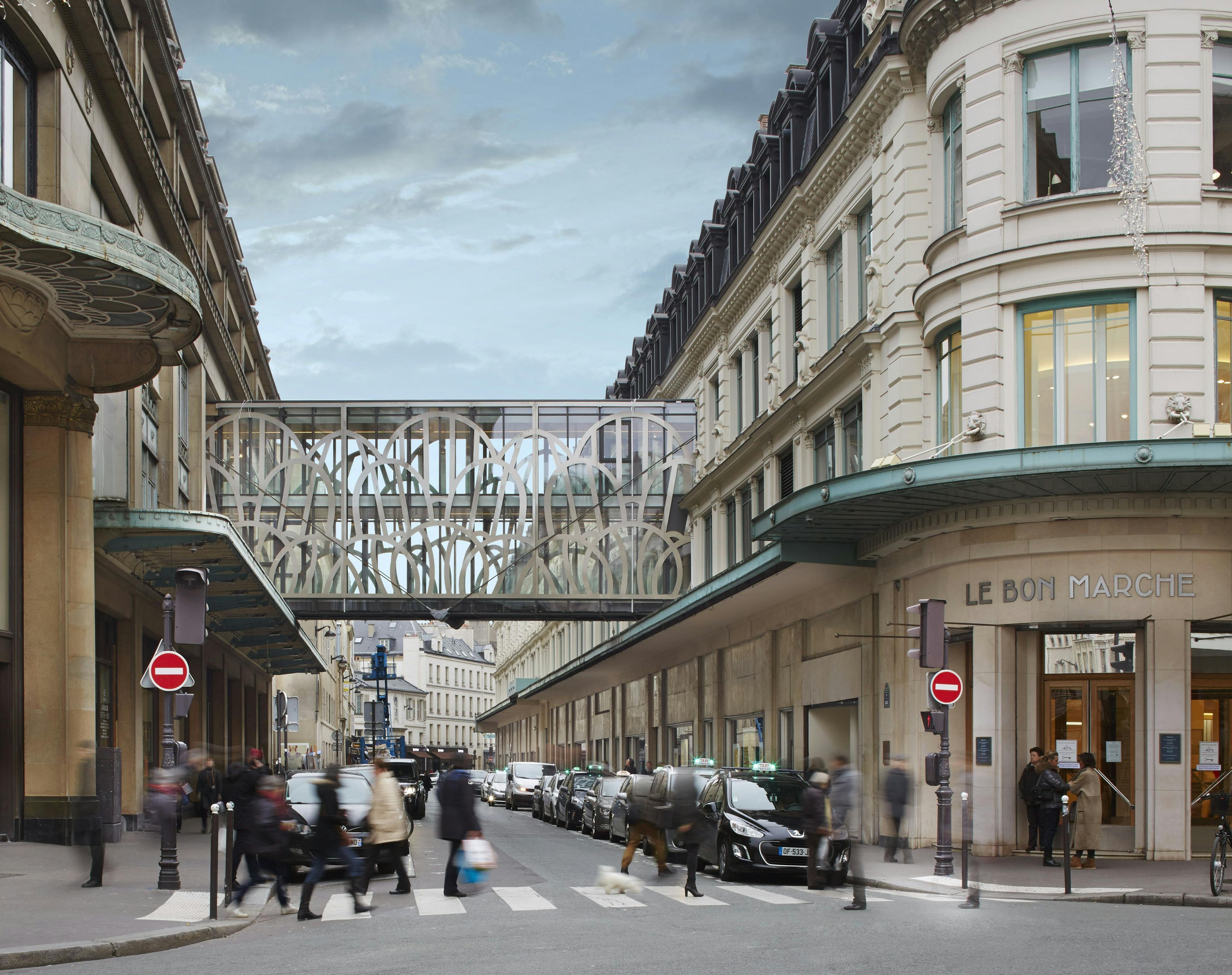 連絡通路 © Stéphane Muratet